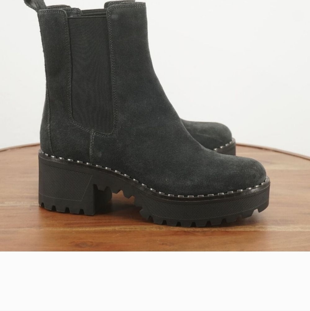 NWOB ~ Vince Camuto Madisha Suede Chelsea Lug Boot with Silver Hardware - Picture 2 of 10